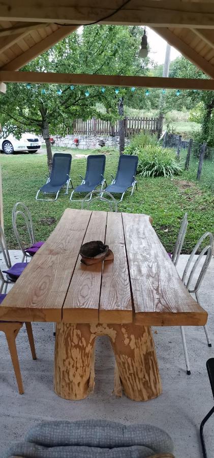 Apartman Nina Licko Petrovo Selo Экстерьер фото
