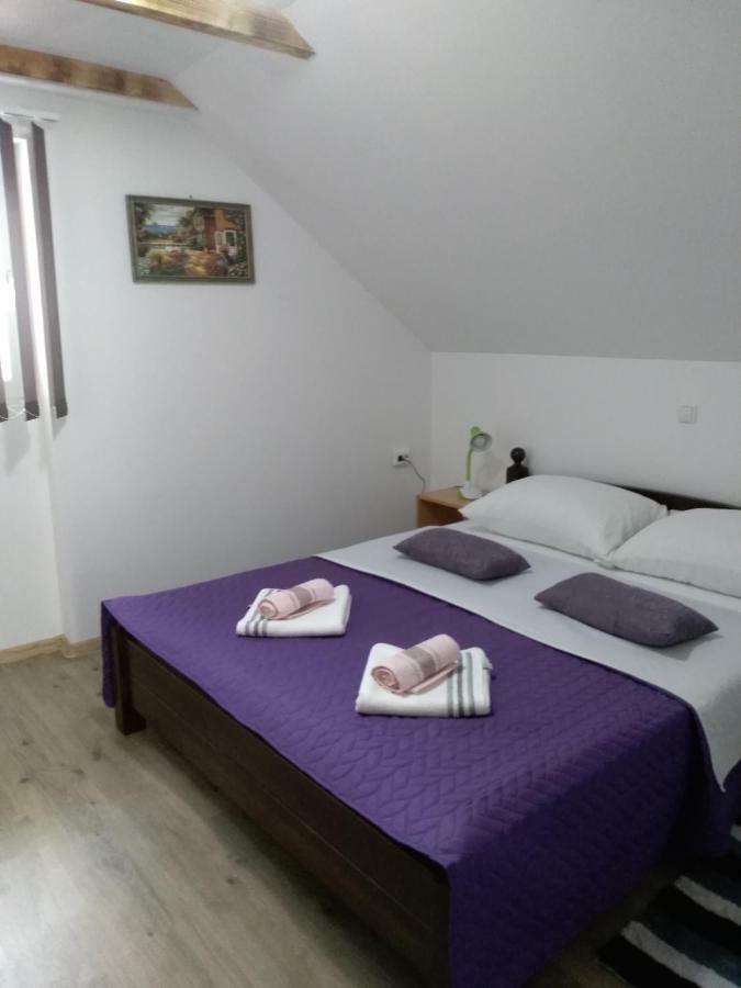 Apartman Nina Licko Petrovo Selo Экстерьер фото